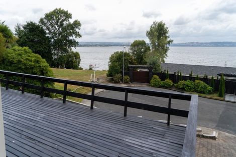 Photo of property in 14 Manahi Avenue, Kawaha Point, Rotorua, 3010