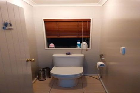 Photo of property in 28 Macnean Drive, East Tamaki Heights, Auckland, 2016