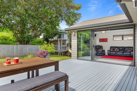 Photo of property in 19 Keating Rise, Northcross, Auckland, 0632
