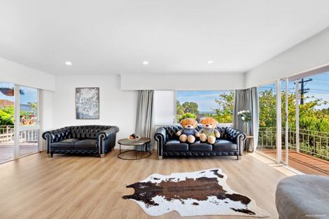 Photo of property in 31 Royal Road, Massey, Auckland, 0614