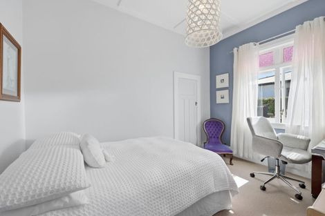 Photo of property in 18 Alberta Street, Point Chevalier, Auckland, 1022