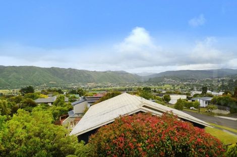 Photo of property in 40 Seymour Grove, Kingsley Heights, Upper Hutt, 5018