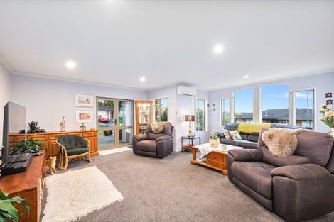 Photo of property in 1 Sandhurst Rise, Henderson, Auckland, 0612