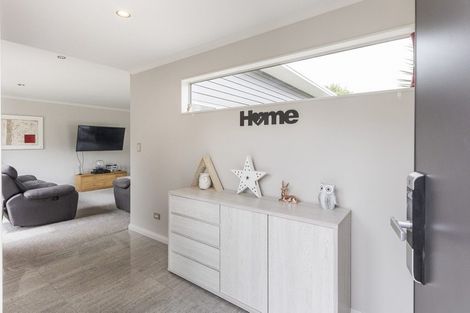 Photo of property in 6a Chelwood Street, Takaro, Palmerston North, 4412