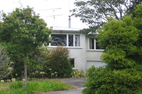 Photo of property in 16 Lyons Avenue, Murrays Bay, Auckland, 0630