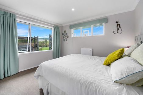 Photo of property in 26 Lacebark Drive, Kinloch, Taupo, 3377