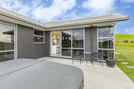 Photo of property in 52 Highlands Drive, Waipawa, 4210