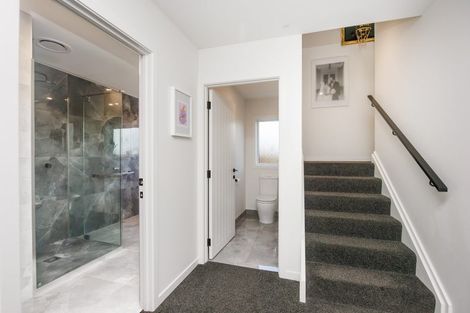 Photo of property in 37 Vaucluse Heights, Fitzherbert, Palmerston North, 4410