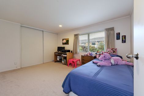 Photo of property in 2/28a Godley Road, Green Bay, Auckland, 0604