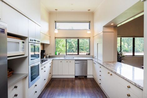 Photo of property in 291 Napier Road, Kelvin Grove, Palmerston North, 4470