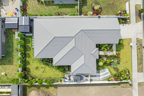 Photo of property in 104 Kaurinui Crescent, One Tree Point, 0118