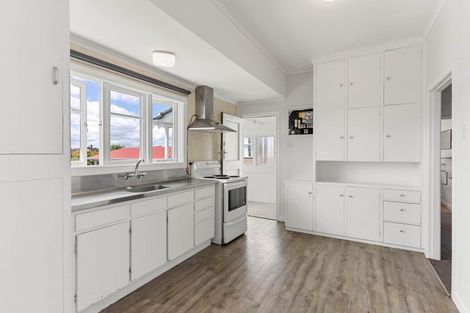 Photo of property in 74 Oakdale Road, Mount Roskill, Auckland, 1041