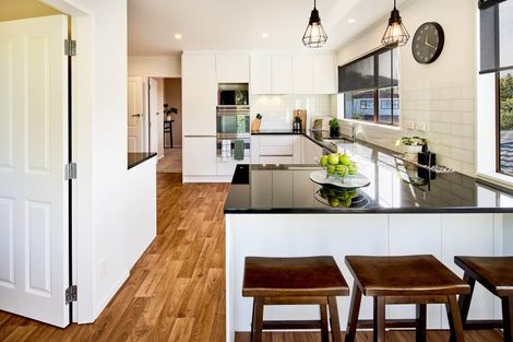 Photo of property in 8 Balliol Drive, Tawa, Wellington, 5028