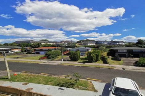 Photo of property in 13a Windermere Crescent, Blockhouse Bay, Auckland, 0600