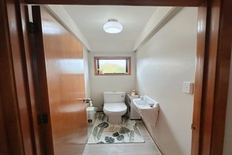 Photo of property in 2/16 Manutara Avenue, Forrest Hill, Auckland, 0620