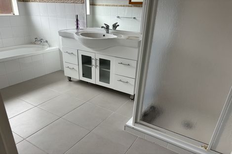 Photo of property in 31 Waimoko Glen, Swanson, Auckland, 0612