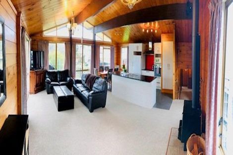 Photo of property in 130 Hutchinsons Road, Bucklands Beach, Auckland, 2014