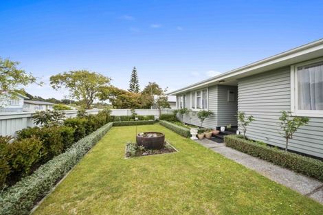 Photo of property in 28 Grenville Street, Marfell, New Plymouth, 4310