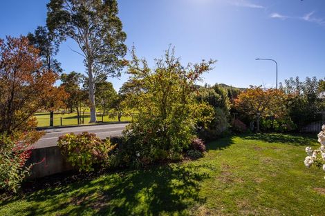 Photo of property in 6 Weka Place, Picton, 7220
