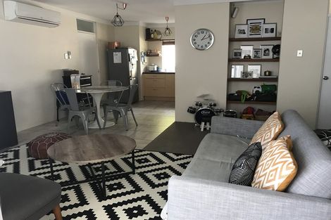 Photo of property in 2/15 Dunraven Place, Torbay, Auckland, 0630