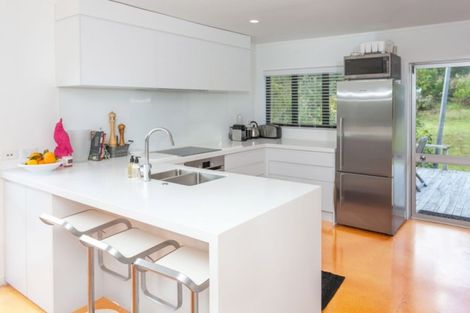 Photo of property in 150 Ocean Beach Road, Tairua, 3508