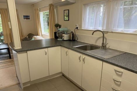 Photo of property in 22 James Evans Drive, Northcote, Auckland, 0627