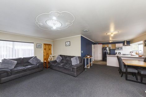Photo of property in 25 Dalfield Place, Highbury, Palmerston North, 4412