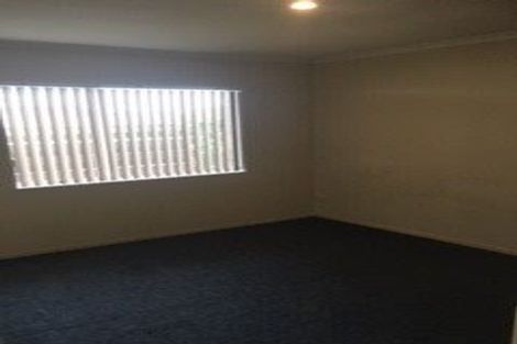 Photo of property in 13 Huruhuru Road, Massey, Auckland, 0614