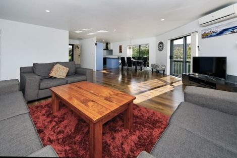 Photo of property in 3a Summerland Drive, Henderson, Auckland, 0612