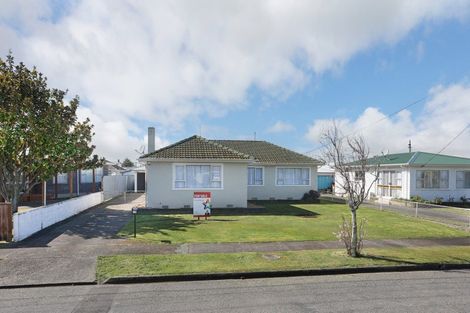 Photo of property in 19 Churchill Avenue, Feilding, 4702