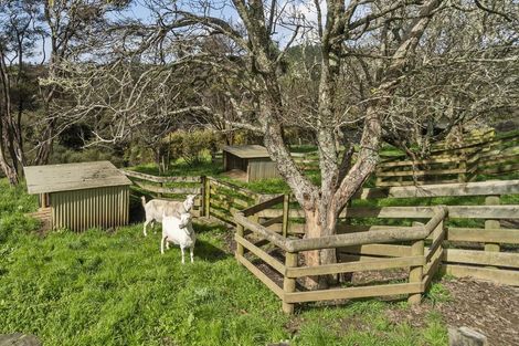 Photo of property in 135 Wairere Road, Waitakere, Auckland, 0782