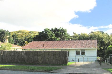 Photo of property in 114 Sievers Grove, Cannons Creek, Porirua, 5024
