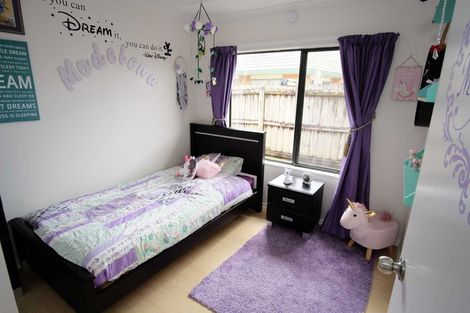 Photo of property in 8 Kalgan Place, Burswood, Auckland, 2013