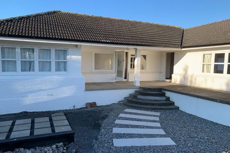 Photo of property in 31 Eastglen Road, Glen Eden, Auckland, 0602