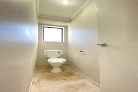 Photo of property in 1/194 Te Irirangi Drive, Flat Bush, Auckland, 2023