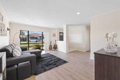 Photo of property in 18 Brittany Drive, Henderson, Auckland, 0612