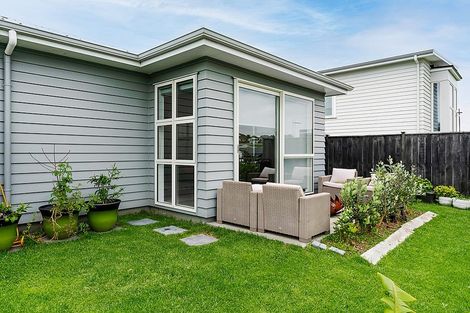 Photo of property in 24 Tyler Davies Drive, Red Beach, 0932