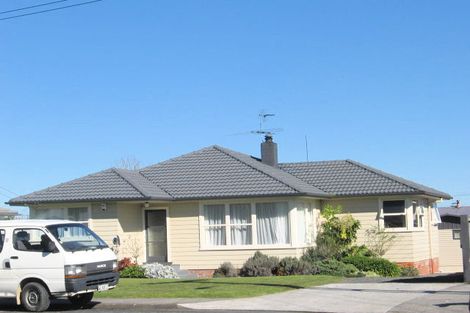 Photo of property in 82 Cargill Street, Papakura, 2110