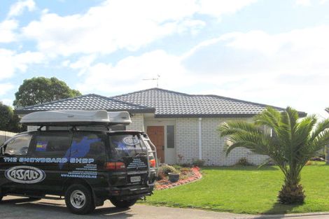 Photo of property in 18 Checketts Place, Papamoa Beach, Papamoa, 3118