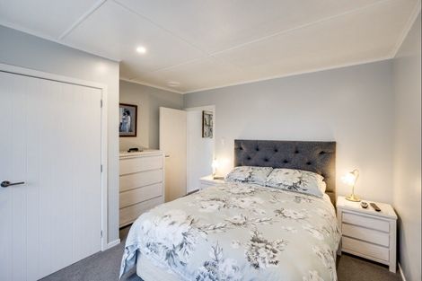 Photo of property in 64 Middle Road, Havelock North, 4130