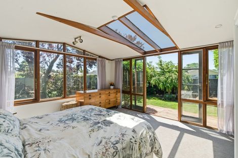 Photo of property in 42 Middlepark Road, Sockburn, Christchurch, 8042