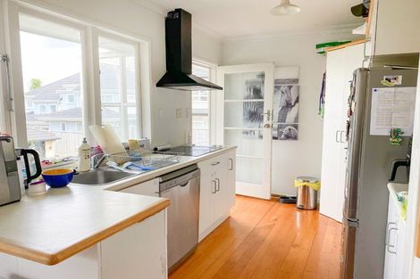 Photo of property in 1/36 Gordon Avenue, Milford, Auckland, 0620