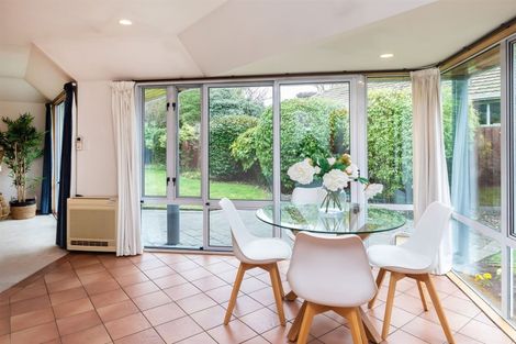 Photo of property in 255 Avonhead Road, Avonhead, Christchurch, 8042