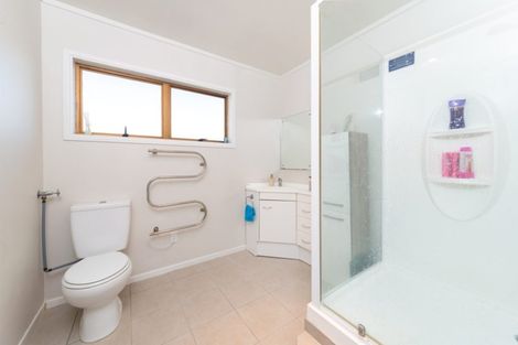 Photo of property in 1/9a Tawa Road, Te Atatu Peninsula, Auckland, 0610