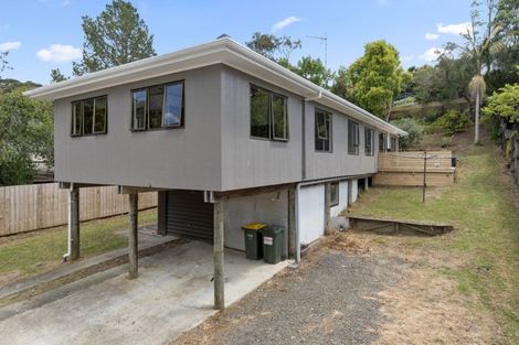 Photo of property in 17 Jenanne Place, Totara Vale, Auckland, 0629