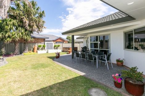 Photo of property in 18 Forbury Way, Taradale, Napier, 4112
