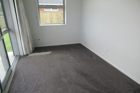 Photo of property in 65 Karaka Crescent, Levin, 5510