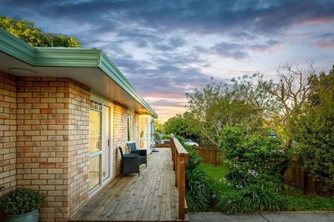 Photo of property in 34 Taioma Crescent, Te Atatu Peninsula, Auckland, 0610