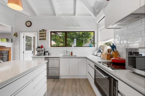 Photo of property in 130 Moana Anu Anu Avenue, Whangamata, 3620