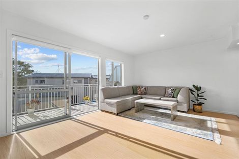 Photo of property in 3/15 Andersons Road, Oteha, Auckland, 0632